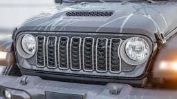 Jeep Gladiator Sport S 4x4 2026 — side view