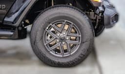 Jeep Gladiator Sport S 4x4 2026 — side view