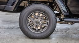 Jeep Gladiator Sport S 4x4 2026 — side view
