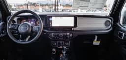 Jeep Gladiator Sport S 4x4 2026 — side view