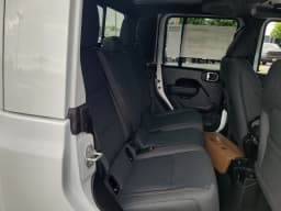 Jeep Gladiator Sport S 4x4 2026 — side view