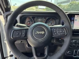 Jeep Gladiator Sport S 4x4 2026 — side view