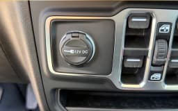 Jeep Gladiator Sport S 4x4 2026 — side view