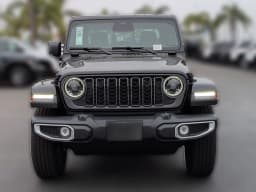 Jeep Gladiator Sahara 4x4 2026 — side view