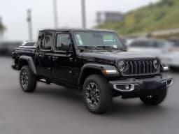 Jeep Gladiator Sahara 4x4 2026 — side view