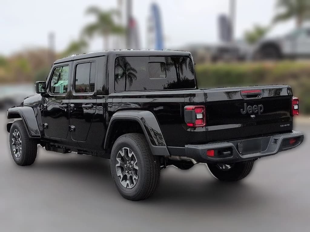 Jeep Gladiator Sahara 4x4 2026 — side view