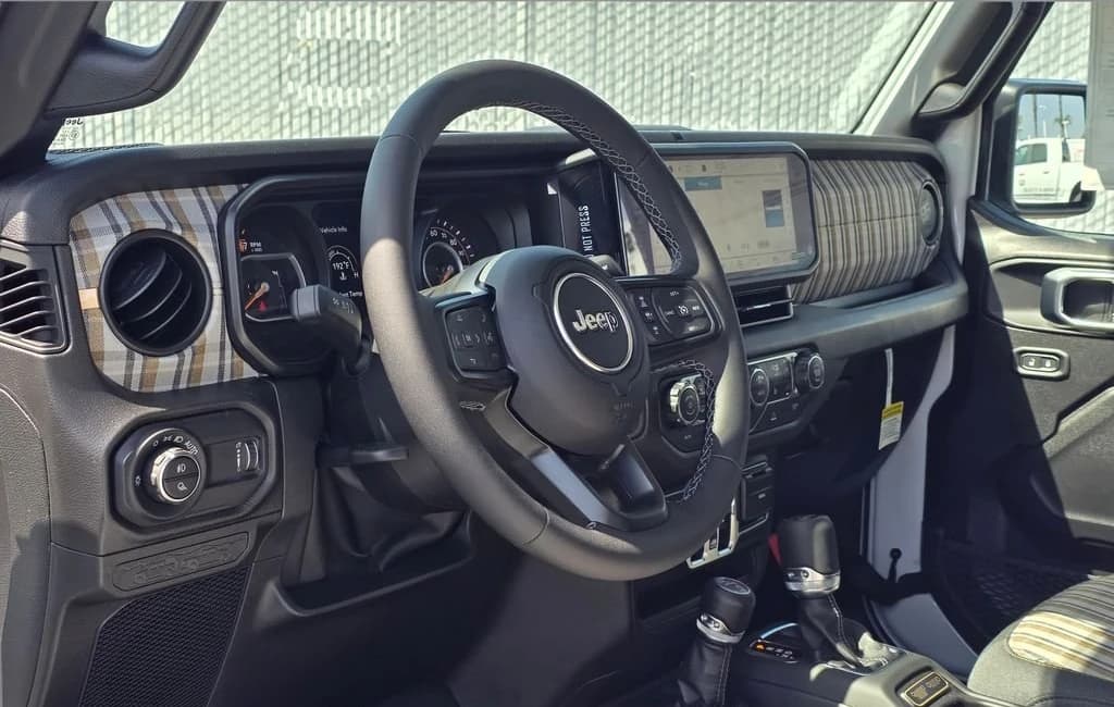 Jeep Gladiator 85th Anniversary Edition 4x4 2026 — side view
