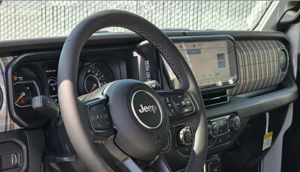 Jeep Gladiator 85th Anniversary Edition 4x4 2026 — side view