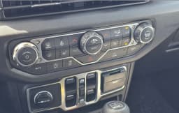 Jeep Gladiator 85th Anniversary Edition 4x4 2026 — side view
