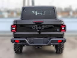 Jeep Gladiator Willys 4x4 2026 — side view