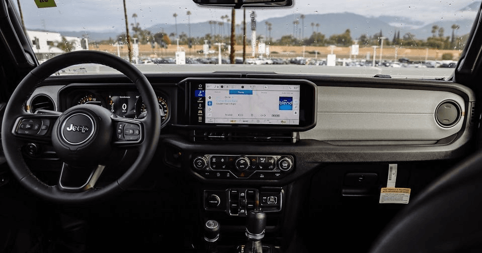 Jeep Gladiator Sport S 4x4 2026 — side view