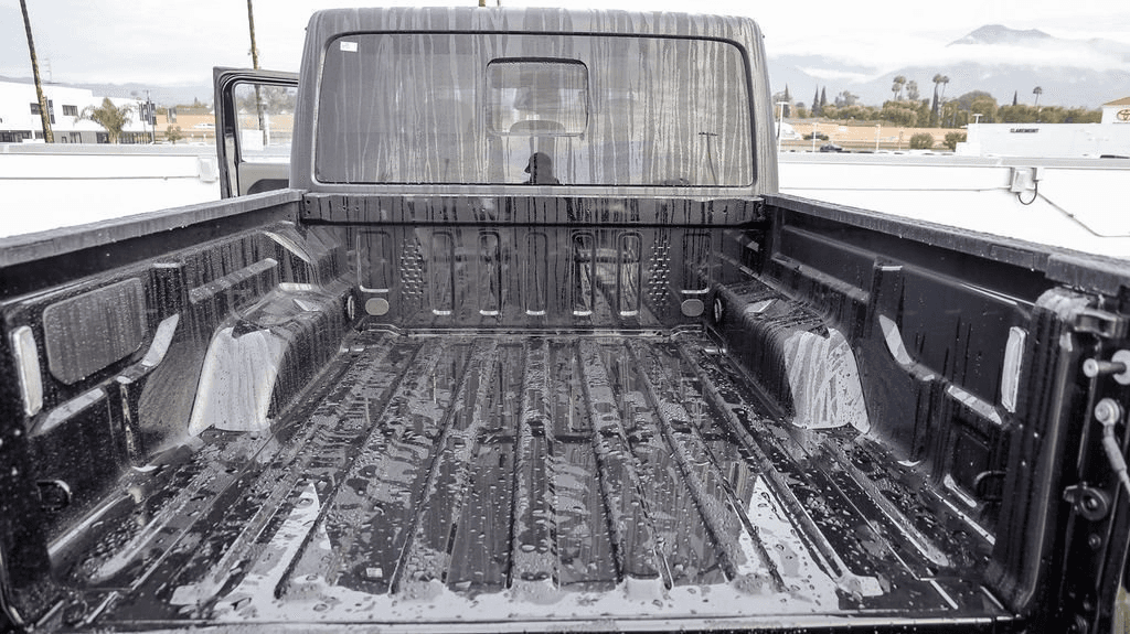 Jeep Gladiator Sport S 4x4 2026 — side view