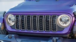 Jeep Gladiator Sahara 4x4 2026 — side view
