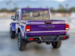 Jeep Gladiator Sahara 4x4 2026 — side view