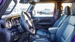 Jeep Gladiator Sahara 4x4 2026 — side view
