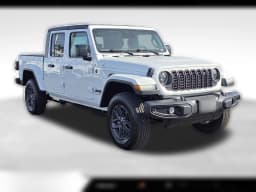 Jeep Gladiator Sport S 4x4 2026 — side view