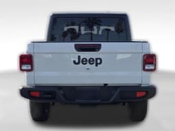 Jeep Gladiator Sport S 4x4 2026 — side view