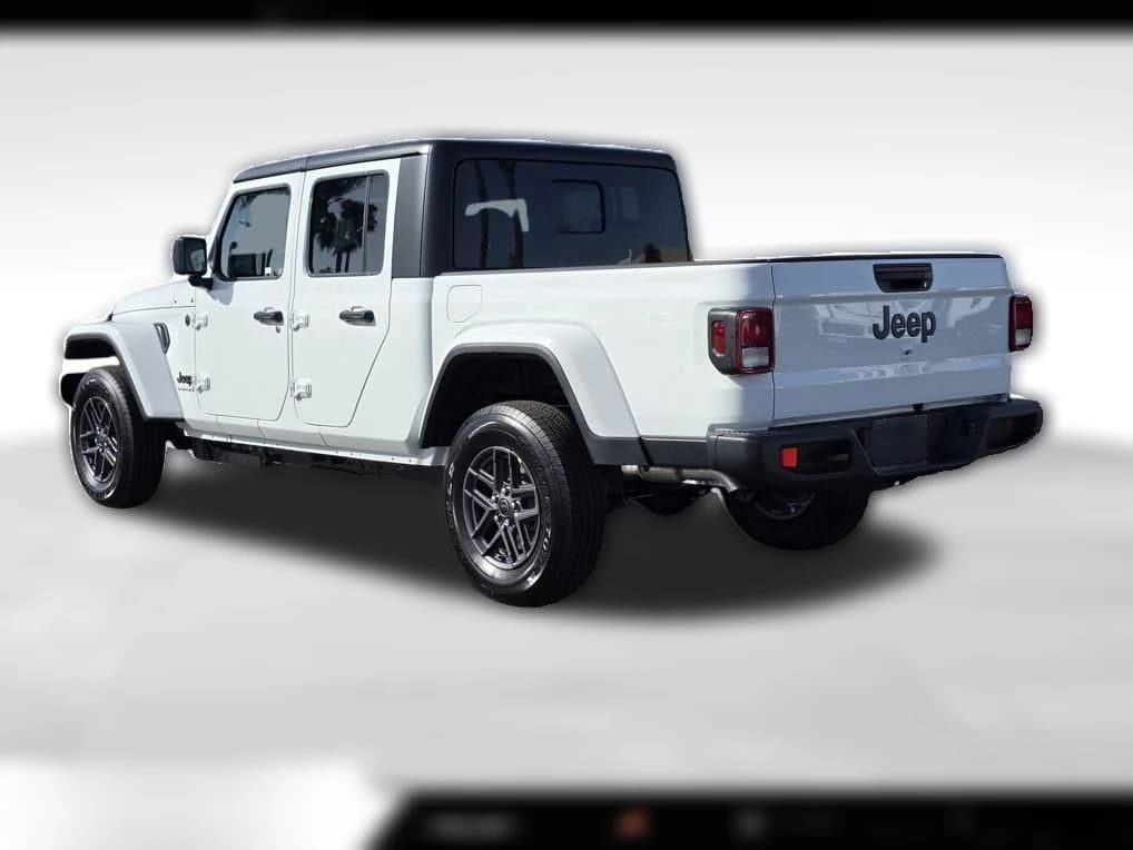 Jeep Gladiator Sport S 4x4 2026 — side view