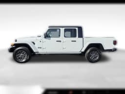 Jeep Gladiator Sport S 4x4 2026 — side view