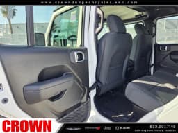 Jeep Gladiator Sport S 4x4 2026 — side view