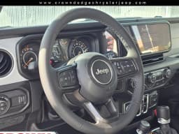 Jeep Gladiator Sport S 4x4 2026 — side view
