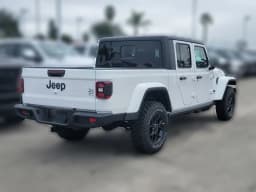Jeep Gladiator Willys 4x4 2026 — side view