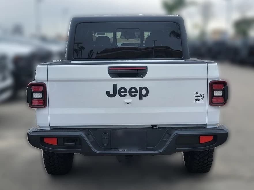 Jeep Gladiator Willys 4x4 2026 — side view