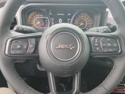 Jeep Gladiator Willys 4x4 2026 — side view