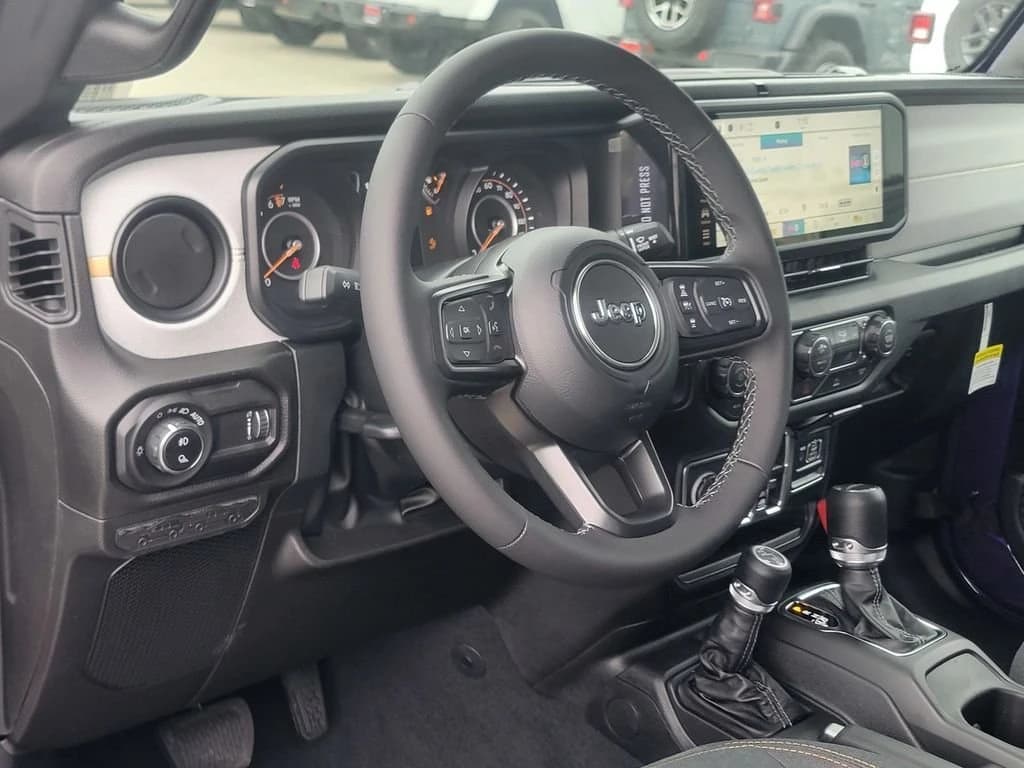 Jeep Gladiator Sport S 4x4 2026 — side view