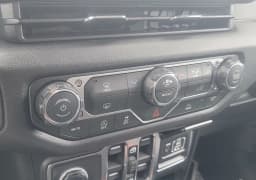 Jeep Gladiator Sport S 4x4 2026 — side view