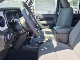 Jeep Gladiator Sport S 4x4 2026 — side view