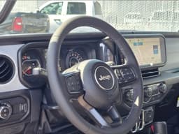 Jeep Gladiator Sport S 4x4 2026 — side view