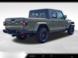 Jeep Gladiator Willys 4x4 2026 — side view