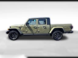 Jeep Gladiator Willys 4x4 2026 — side view