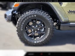 Jeep Gladiator Willys 4x4 2026 — side view