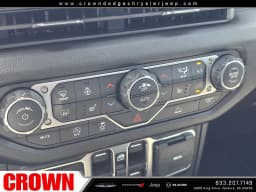 Jeep Gladiator Willys 4x4 2026 — side view