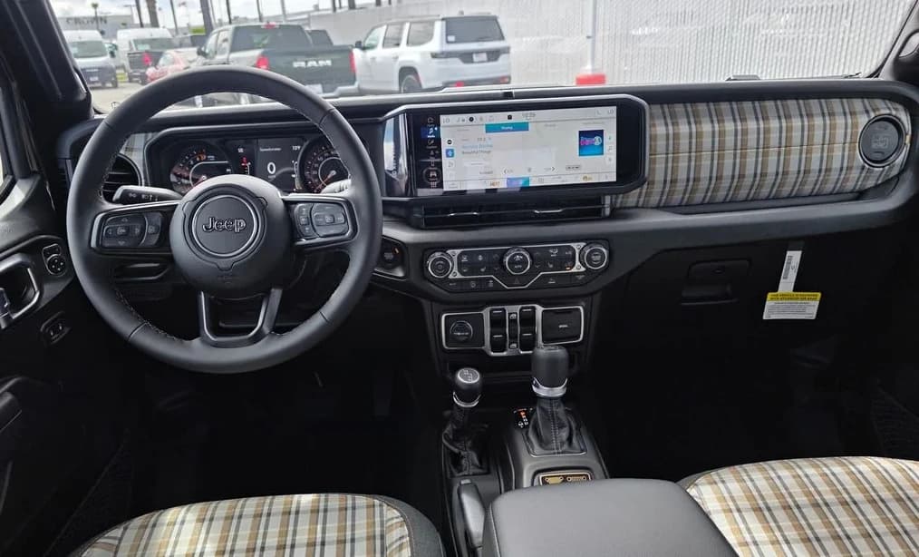 Jeep Gladiator 85th Anniversary Edition 4x4 2026 — side view