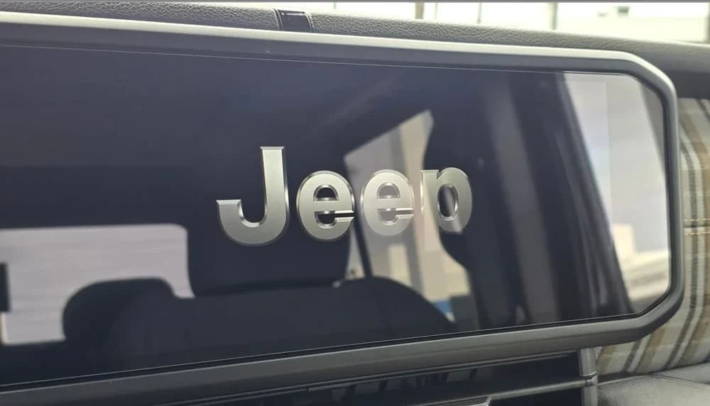 Jeep Gladiator 85th Anniversary Edition 4x4 2026 — side view