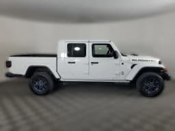 Jeep Gladiator 85th Anniversary Edition 4x4 2026 — side view