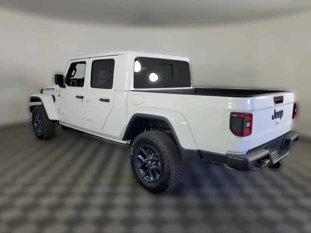 Jeep Gladiator 85th Anniversary Edition 4x4 2026 — side view