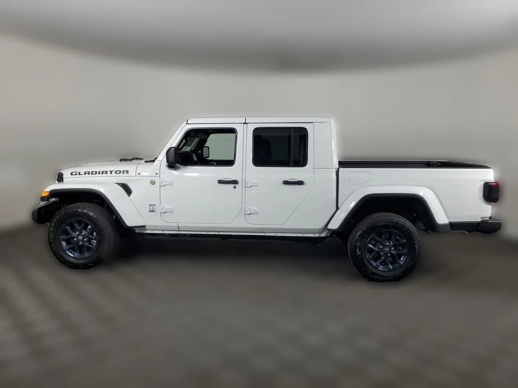 Jeep Gladiator 85th Anniversary Edition 4x4 2026 — side view