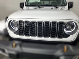 Jeep Gladiator 85th Anniversary Edition 4x4 2026 — side view