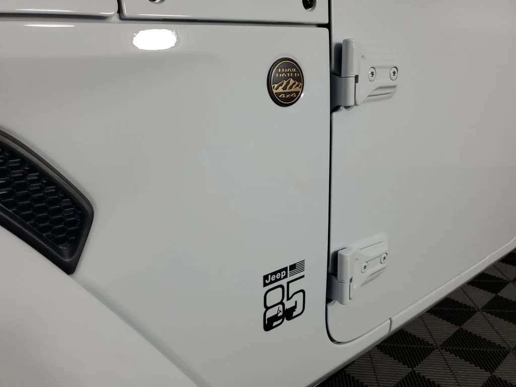 Jeep Gladiator 85th Anniversary Edition 4x4 2026 — side view