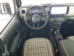 Jeep Gladiator 85th Anniversary Edition 4x4 2026 — side view