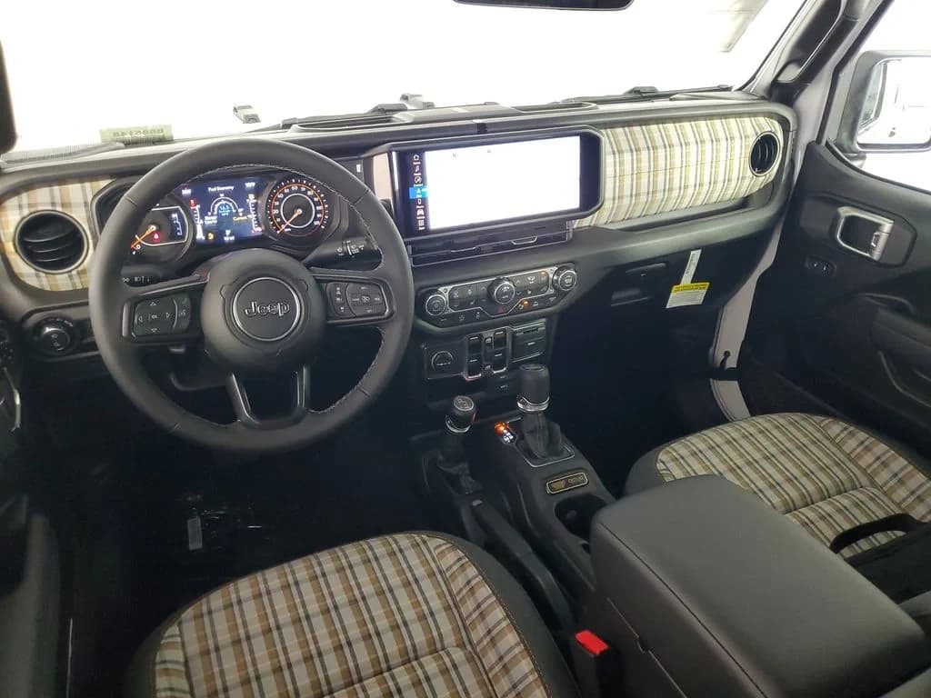 Jeep Gladiator 85th Anniversary Edition 4x4 2026 — side view
