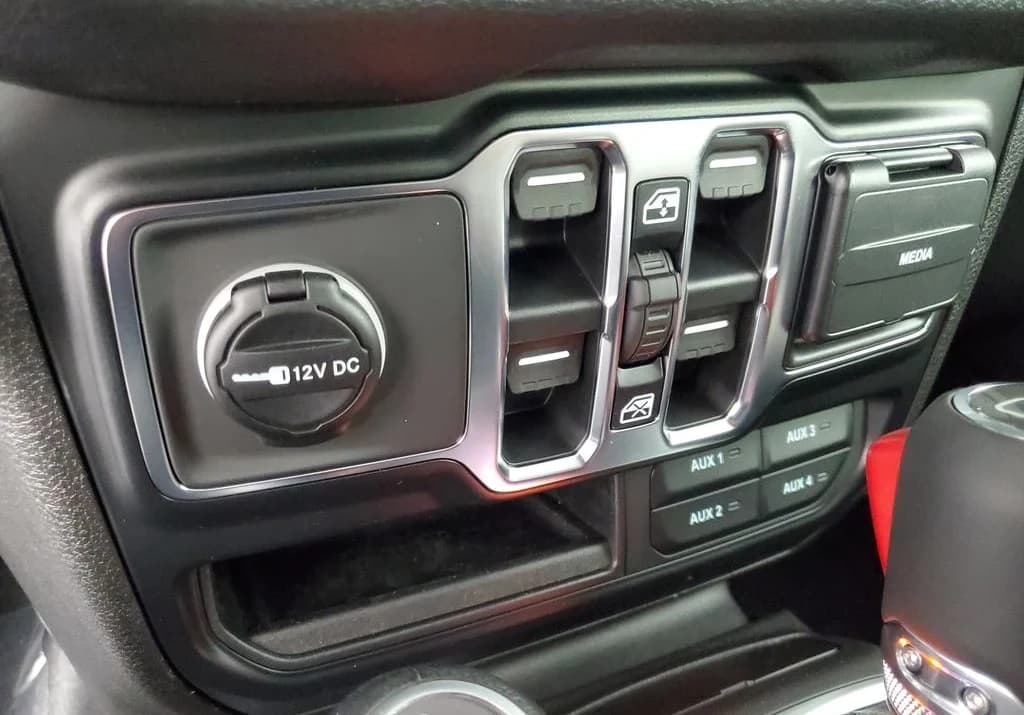 Jeep Gladiator 85th Anniversary Edition 4x4 2026 — side view