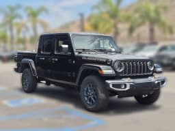 Jeep Gladiator 85th Anniversary Edition 4x4 2026 — side view