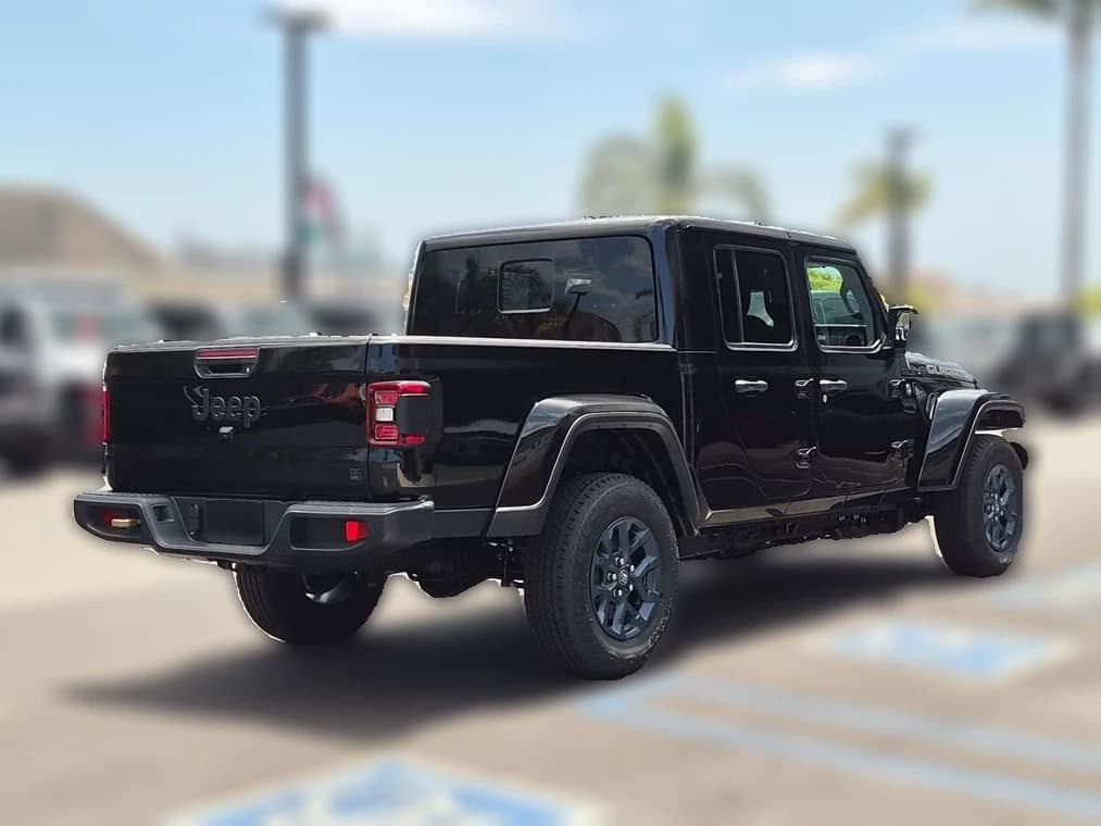 Jeep Gladiator 85th Anniversary Edition 4x4 2026 — side view