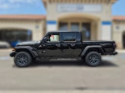 Jeep Gladiator 85th Anniversary Edition 4x4 2026 — side view