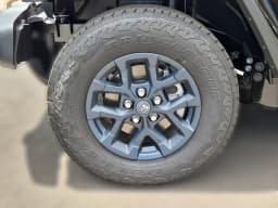 Jeep Gladiator 85th Anniversary Edition 4x4 2026 — side view